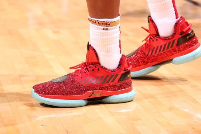 媒体人：中国男篮与李凯尔继续合作的几率很低