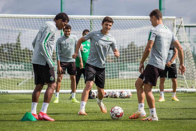 布伦森43分哈特24+13+8 尼克斯险胜步行者1-0