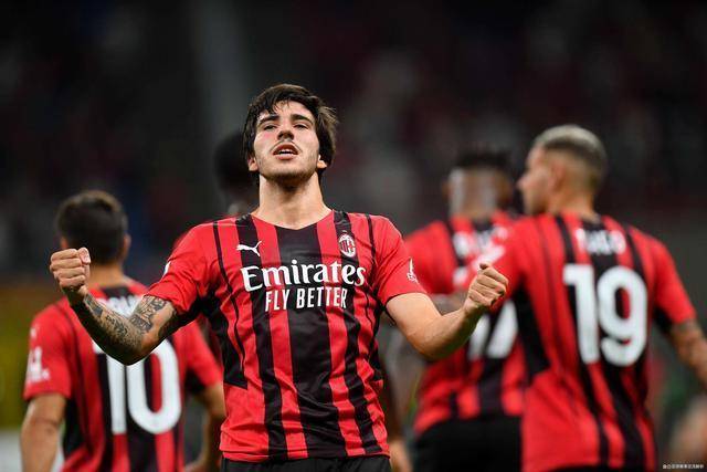 欧冠-大马丁神扑 尤文图斯0-0战平阿斯顿维拉